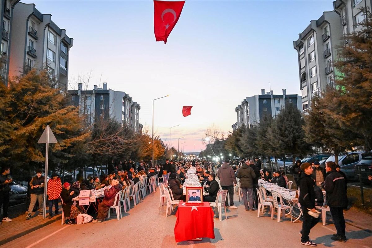 Vali Turan İftar Programında Şehit Aileleriyle Buluştu
