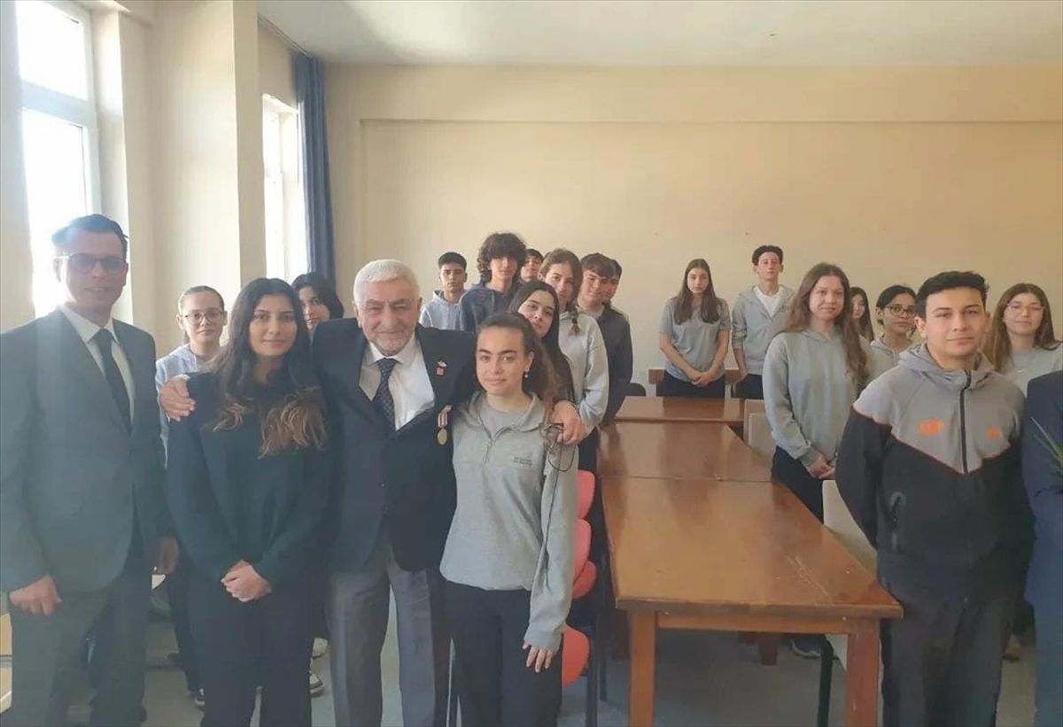 Datça'da Gaziler Gençlik Yılı kapsamında öğrencilerle buluştu