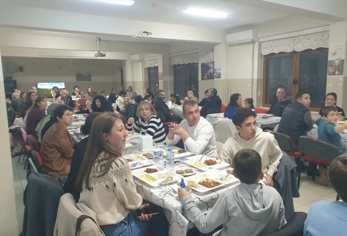Datça'da lise öğrencileri ve aileleri iftarda buluştu