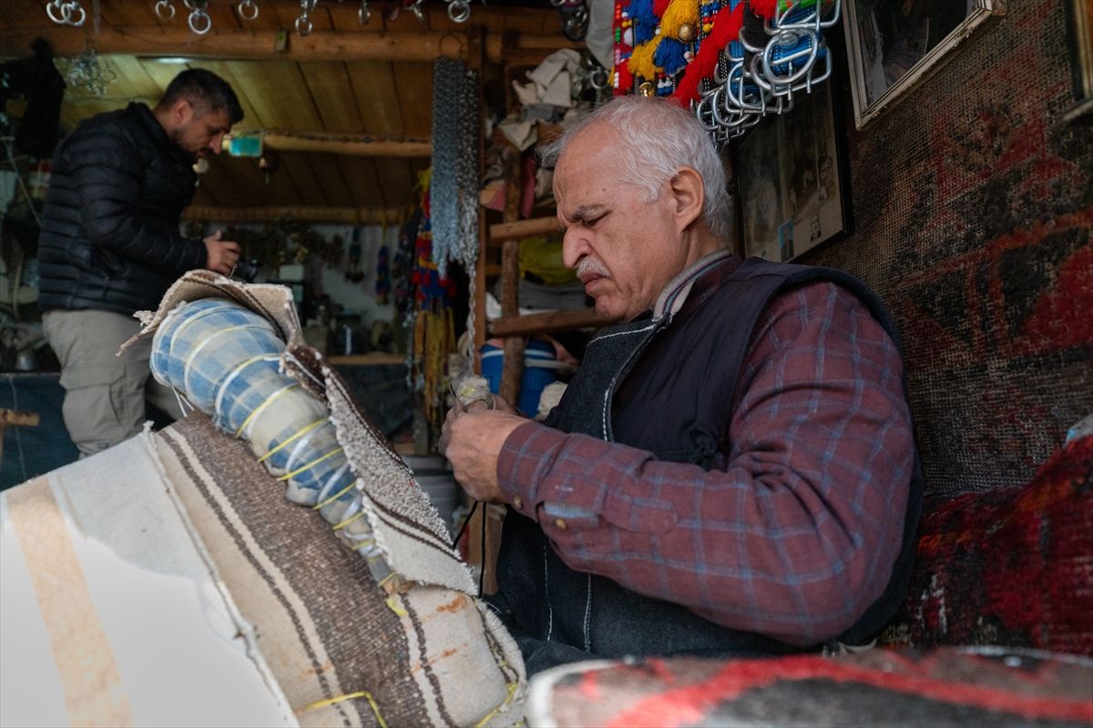 Dede yadigarı semerciliği 50 yılı aşkın süredir ayakta tutuyor