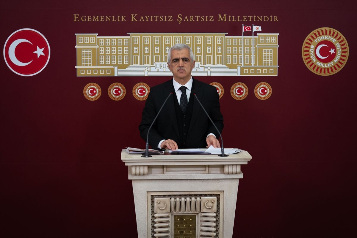 DEM Parti'li milletvekilleri Meclis'te basın toplantısı düzenledi
