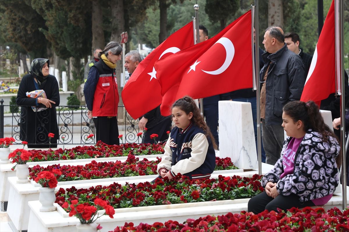 Denizli'de arife günü şehitlik ve mezarlıklar ziyaret edildi