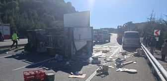 Denizli'de kamyonetin minivana çarptığı kazada baba ile oğlu öldü, 1 kişi yaralandı