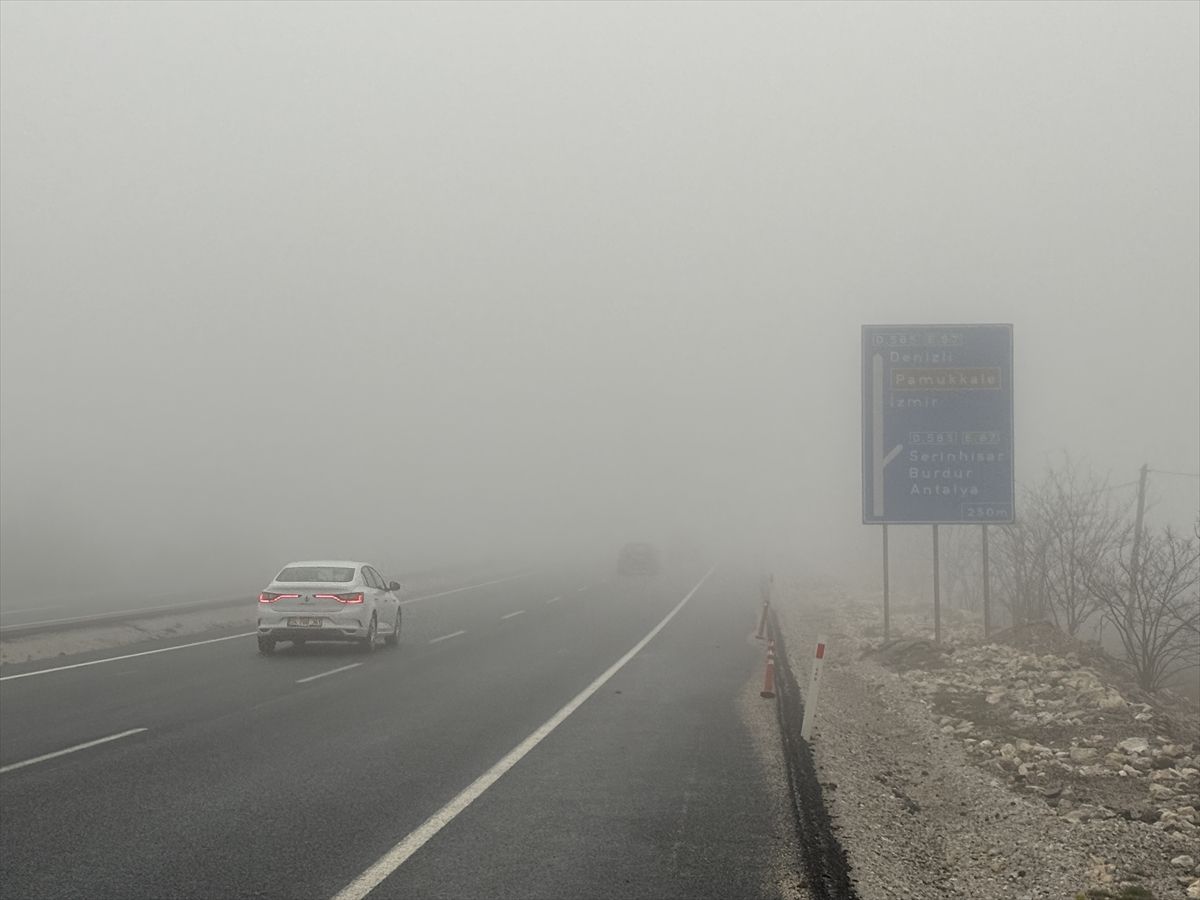 Denizli'de sis ulaşımı olumsuz etkiliyor