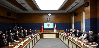 Dijital Mecralar Komisyonu Başkanı Nazım Elmas'tan 'çocuğun üstün menfaati' vurgusu