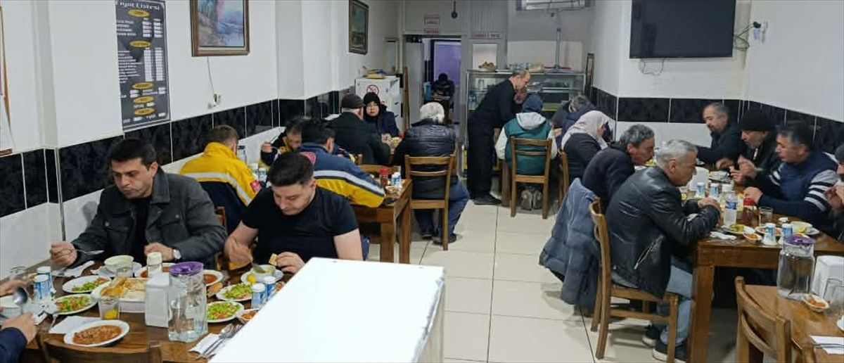 Dikmen'de esnaf iftarda bir araya geldi