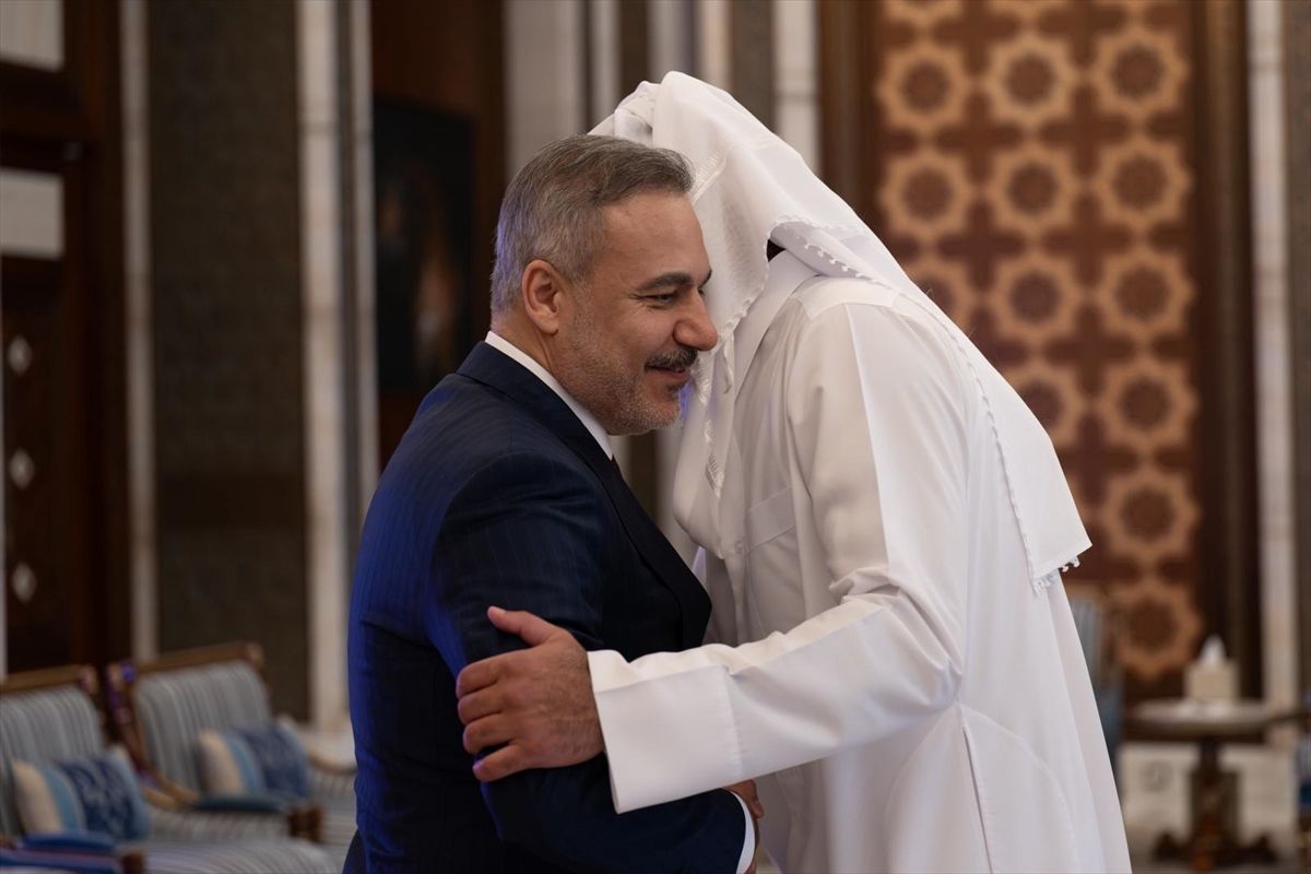 Hakan Fidan Katar Emiri ile Görüştü
