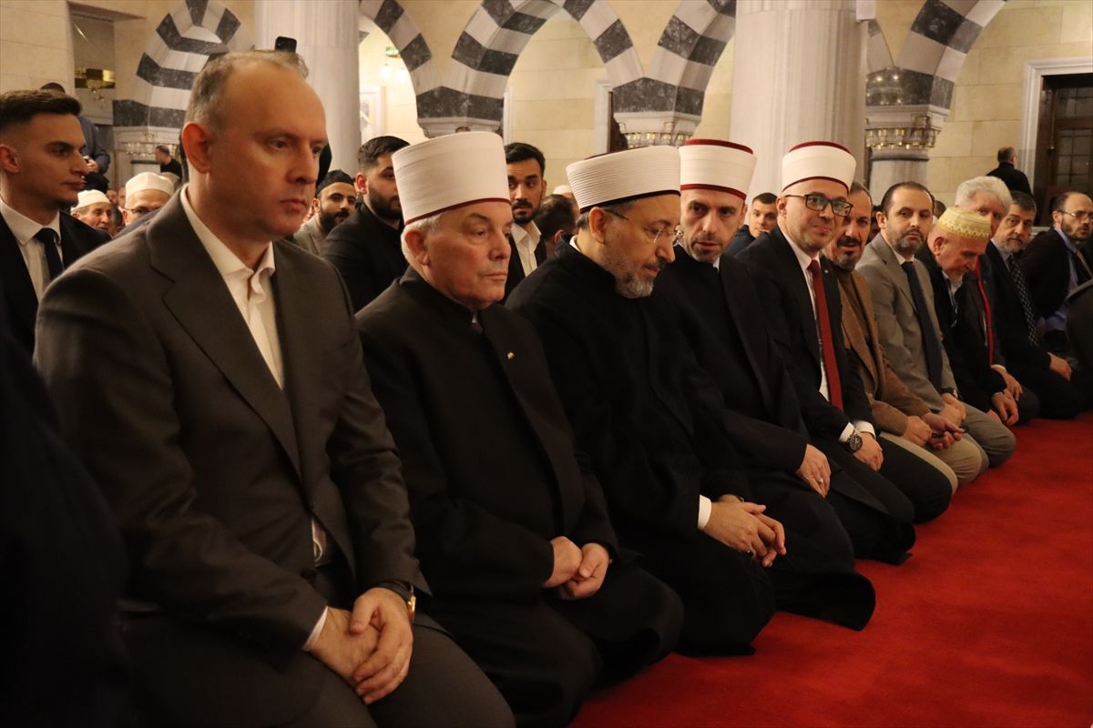 Diyanet İşleri Başkanı Arpaguş, Üsküp'te TDV'nin yaptırdığı camide hitap etti Açıklaması