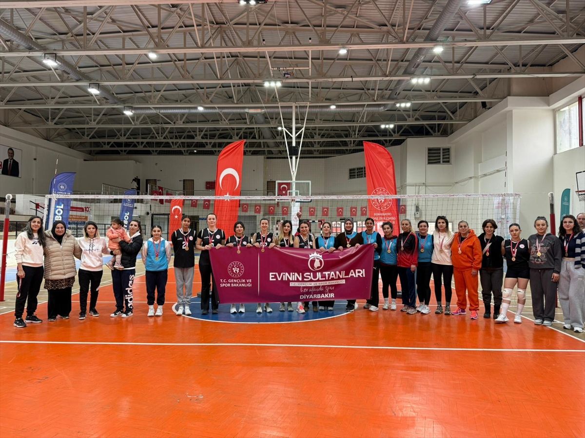 Diyarbakır'da "Evinin Sultanları Voleybol Turnuvası" düzenlendi