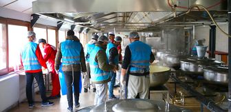 Diyarbakır'da ihtiyaç sahiplerinin iftardaki yemekleri Türk Kızılay Aşevi'nde hükümlülerce hazırlanıyor