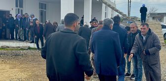 Diyarbakır'da iki aracın çarpıştığı kazada hayatını kaybeden 5 kişinin cenazesi defnedildi