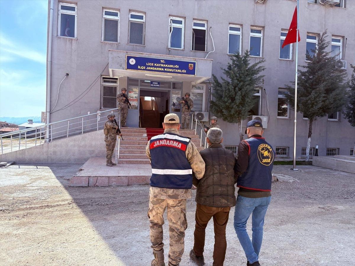 Diyarbakır'da 'kasten öldürme' suçundan aranan zanlı tutuklandı
