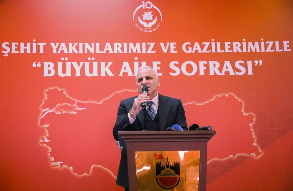 Diyarbakır Valisi Zorluoğlu, şehit yakınları ve gazilerle iftarda buluştu Açıklaması