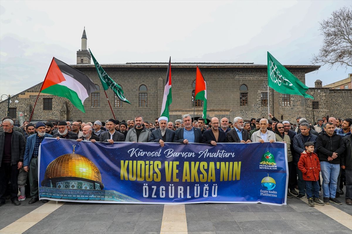 Diyarbakır ve Mardin'de STK'ler Gazze'ye destek için toplandı