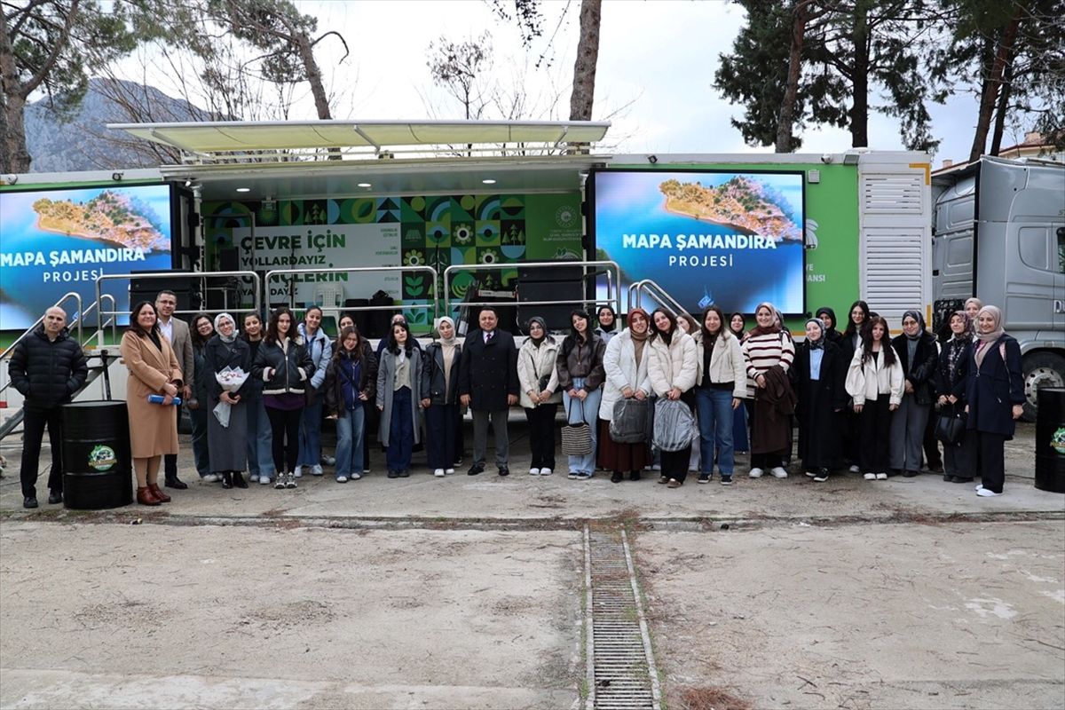 'Doğa Dostu Tır' Amasya Üniversitesinde öğrencilerle buluştu