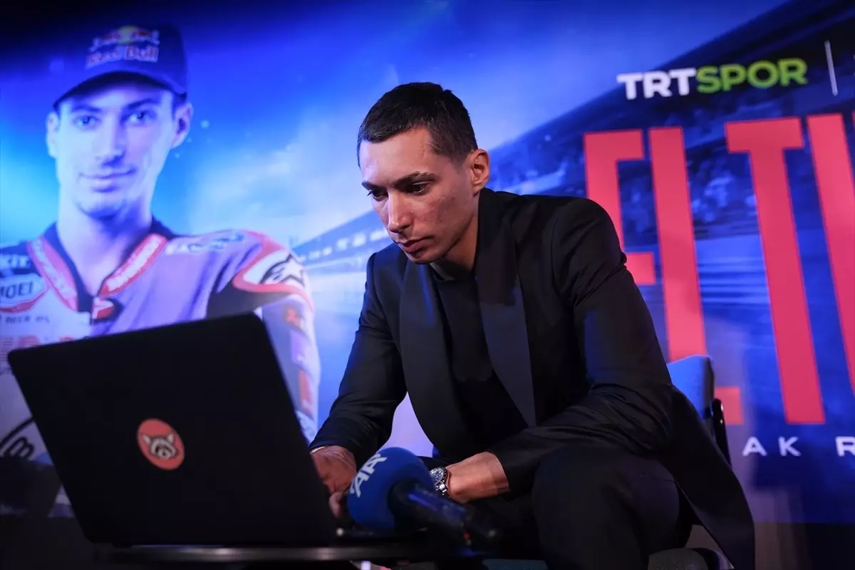 Dünya Superbike şampiyonu Toprak Razgatlıoğlu, AA'nın 'Yılın Kareleri' oylamasına katıldı