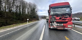 Düzce'de kara yolunda makaslayan tır ulaşımı aksattı