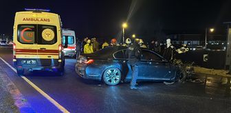 Düzce'de özel halk midibüsü ile otomobilin çarpıştığı kazada 5 kişi yaralandı