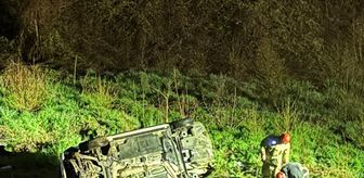 Düzce'de şarampole devrilen otomobildeki 2 kişi yaralandı