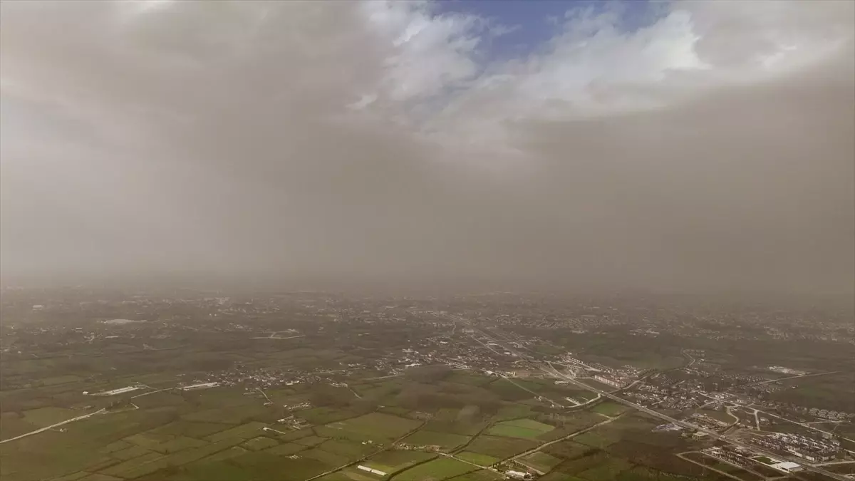 Düzce'de toz taşınımı havadan görüntülendi