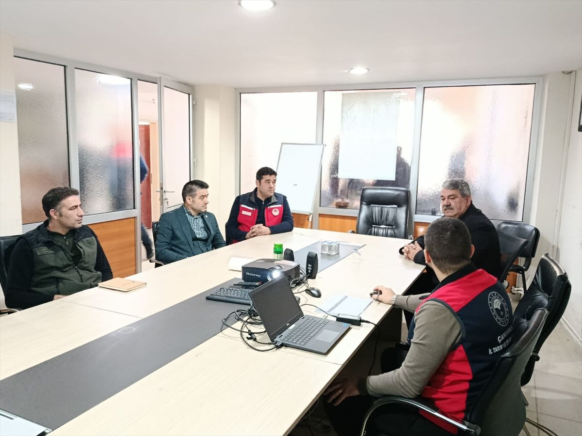 Eceabat'ta arıcılık koloni kapasitesi ve konaklama noktaları belirleme konulu toplantı düzenlendi