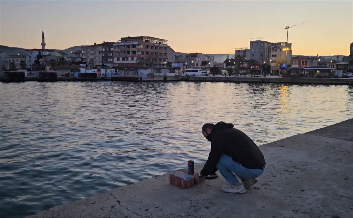 Eceabat'ta iftar vakti ses bombasıyla duyuruluyor