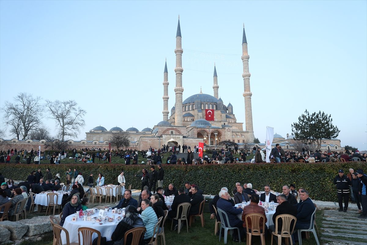 Edirne'de 'Bereket Sofrası' kuruldu