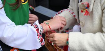 Edirne'de Bulgaristan'ın bahar geleneği olan 'marteniçka' bilekliği dağıtıldı