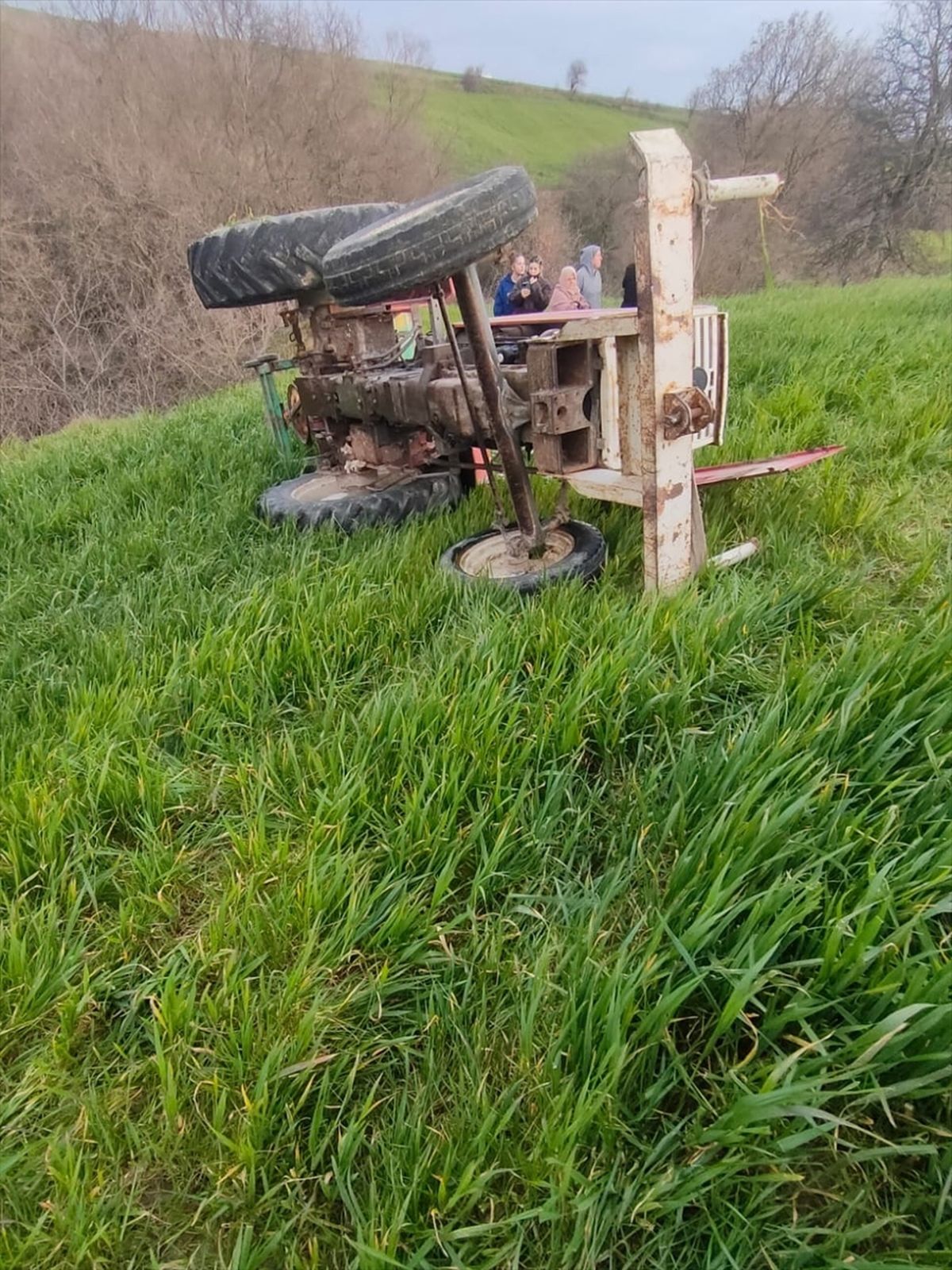 Edirne'de devrilen traktörün sürücüsü öldü