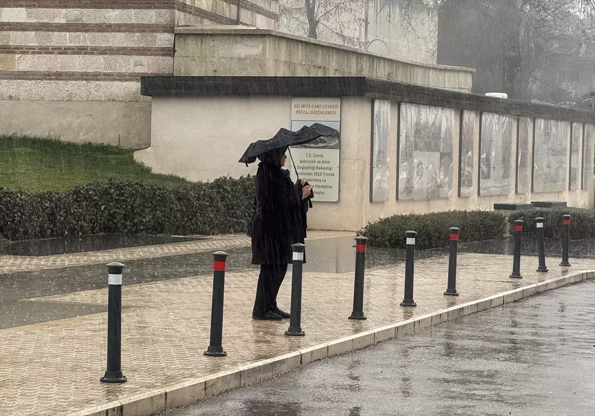 Edirne'de sağanak etkili oldu