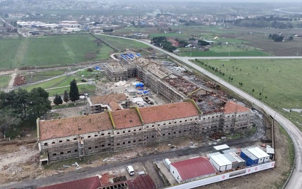 Edirne'deki Mahmudiye Kışlası'nda restorasyon çalışmaları sürüyor