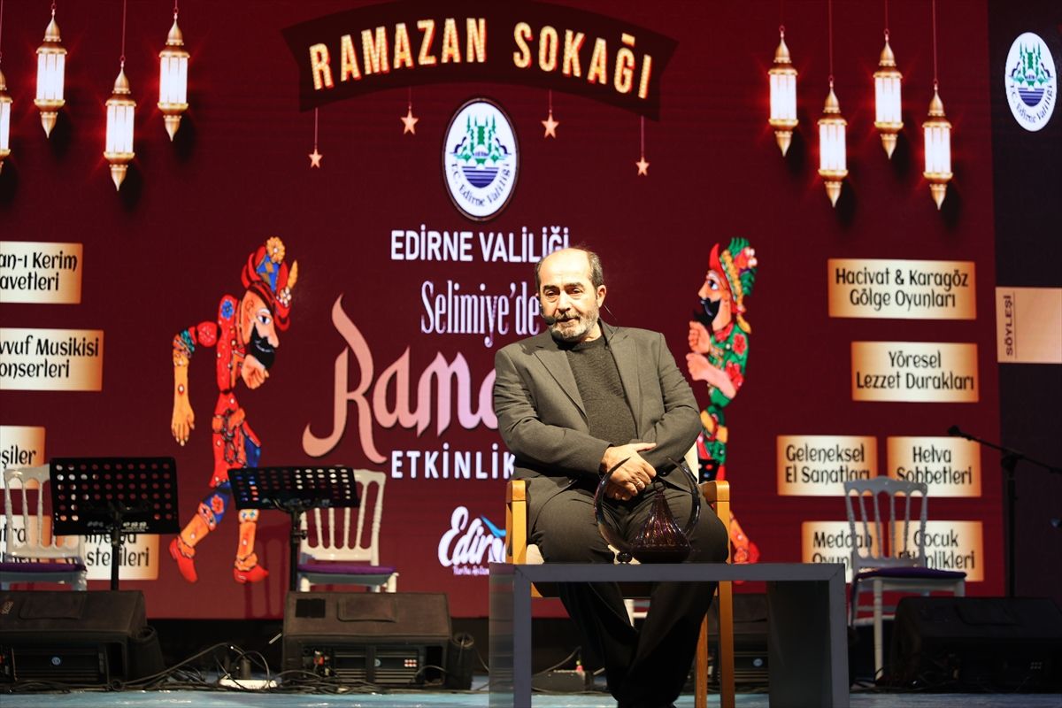 Edirne'deki "Ramazan Sokağı"nda internetin toplumsal ilişkilere olumsuz etkisi konuşuldu