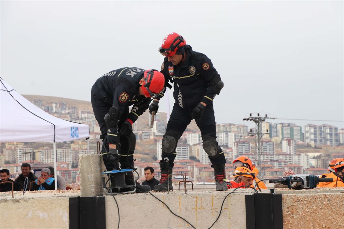 Elazığ'da deprem tatbikatı gerçekleştirildi