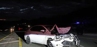 Elazığ'da iki otomobilin çarpışması sonucu 3 kişi yaralandı