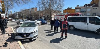 Elazığ'da iki otomobilin çarpıştığı kazada 6 kişi yaralandı