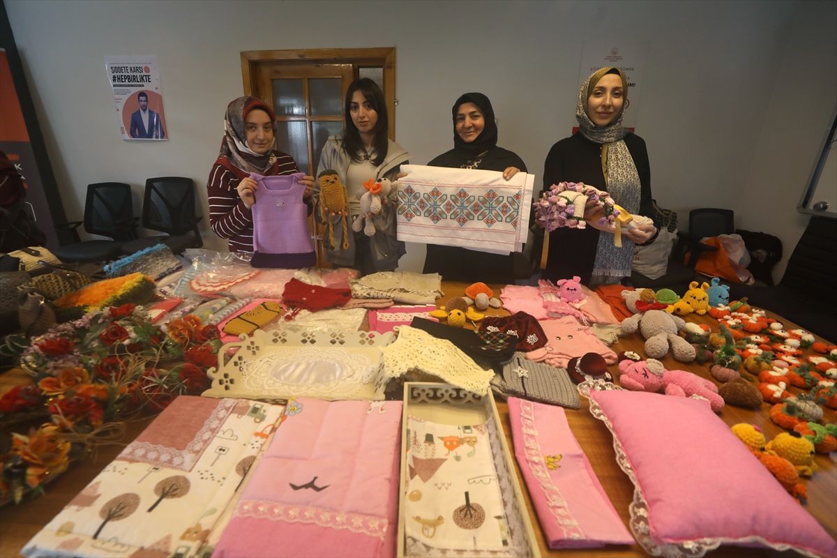 Elazığ'da kadınlar Gazze'ye destek için birlikte üretiyor