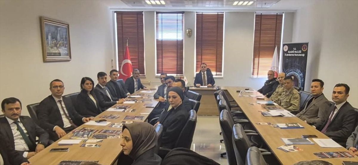 Elazığ'da uyuşturucu, yasa dışı bahis ve sanal kumarla mücadele toplantısı