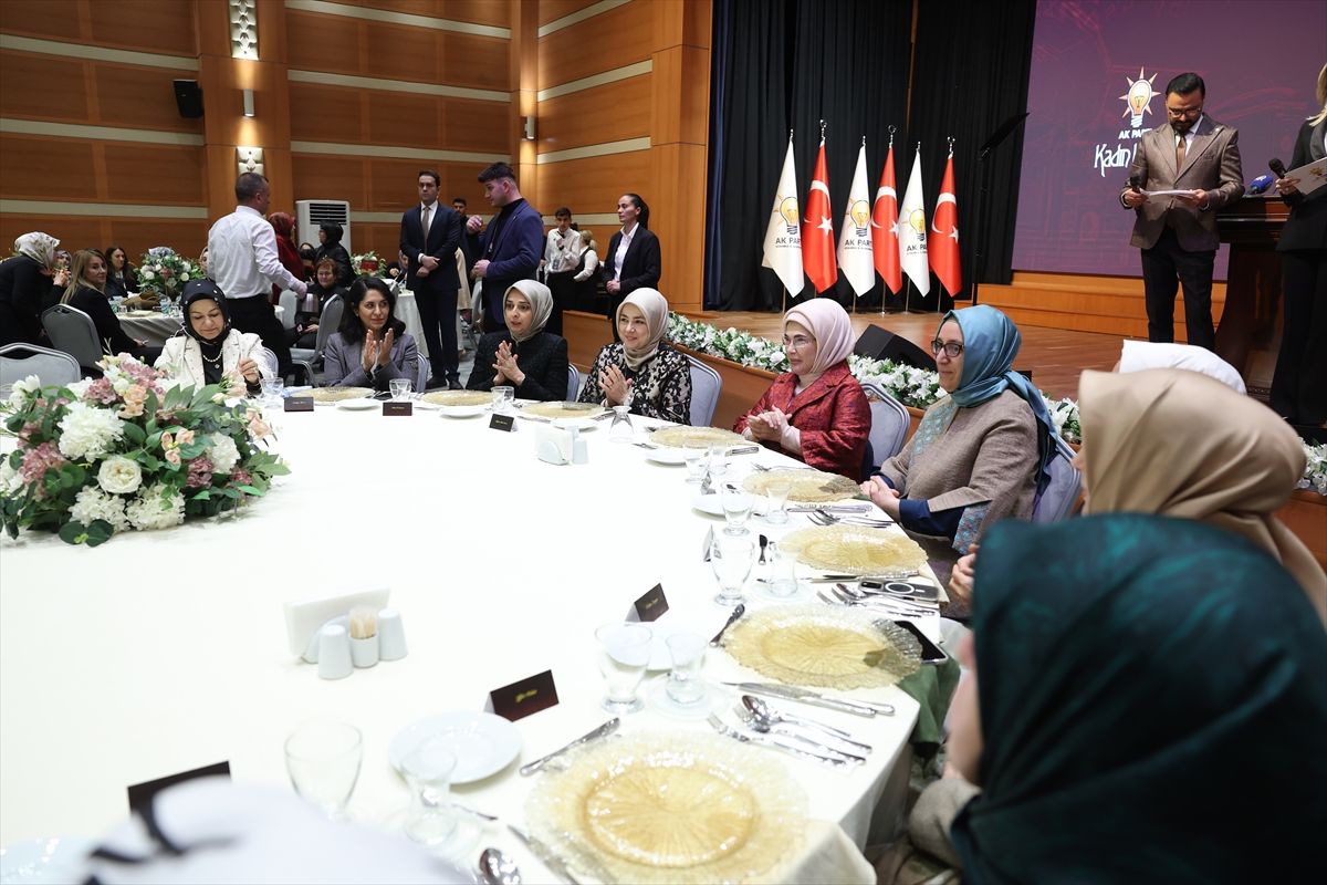 Emine Erdoğan 'AK Parti İstanbul Kadın Kolları ile Vefa İftarı' programına katıldı Açıklaması