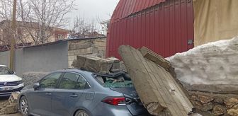 Erciş'te istinat duvarının yıkılması sonucu park halindeki otomobilde hasar oluştu
