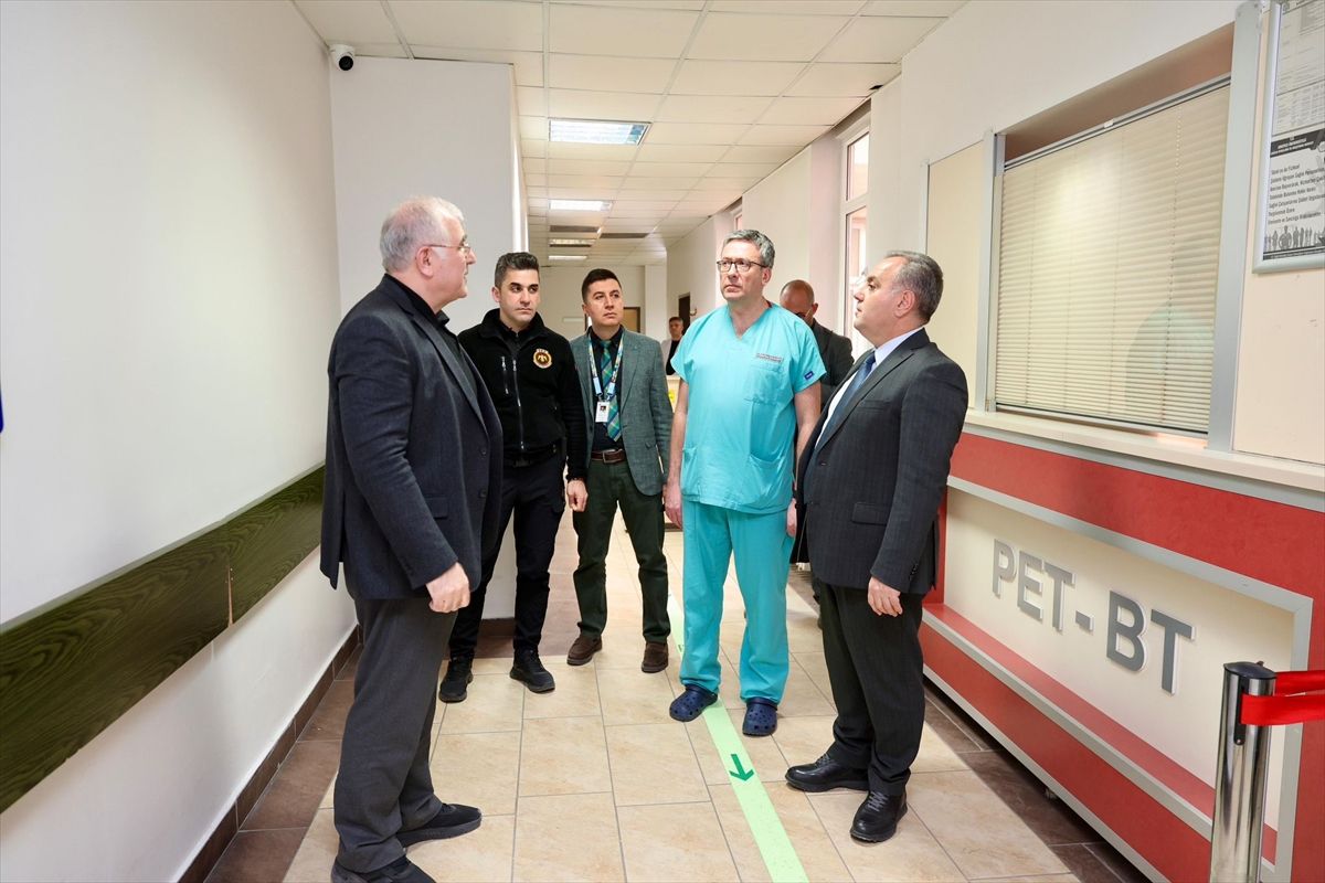 ERÜ Rektörü Altun, PET-BT Ünitesi'nin yenileme çalışmalarını inceledi