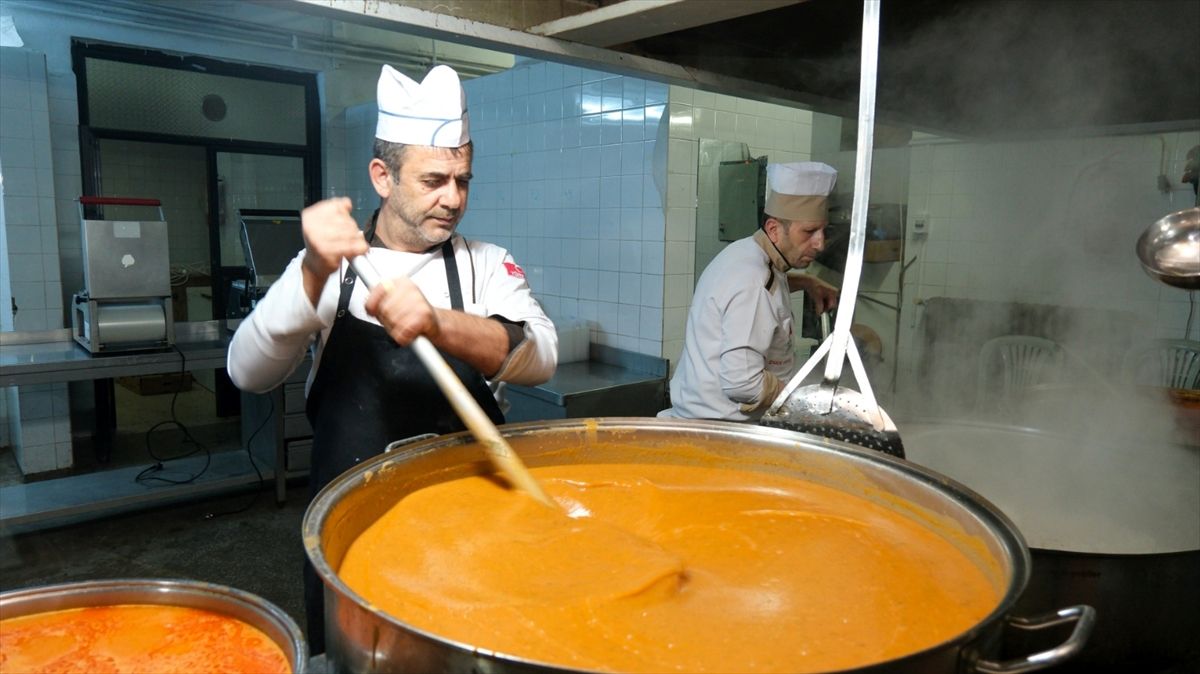 Erzincan Belediyesinden ramazanda her gün bin kişiye iftar