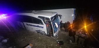 Erzincan'da bariyerlere çarpan yolcu otobüsünde hasar oluştu