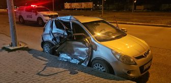 Erzincan'da iki otomobilin karıştığı kazada 3 kişi yaralandı
