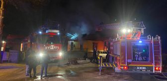 Erzincan'da yangın çıkan tek katlı ev kullanılamaz hale geldi