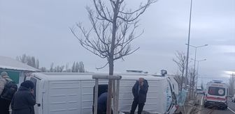 Erzurum'da kamyon ile minibüs çarpıştı, 7 kişi yaralandı