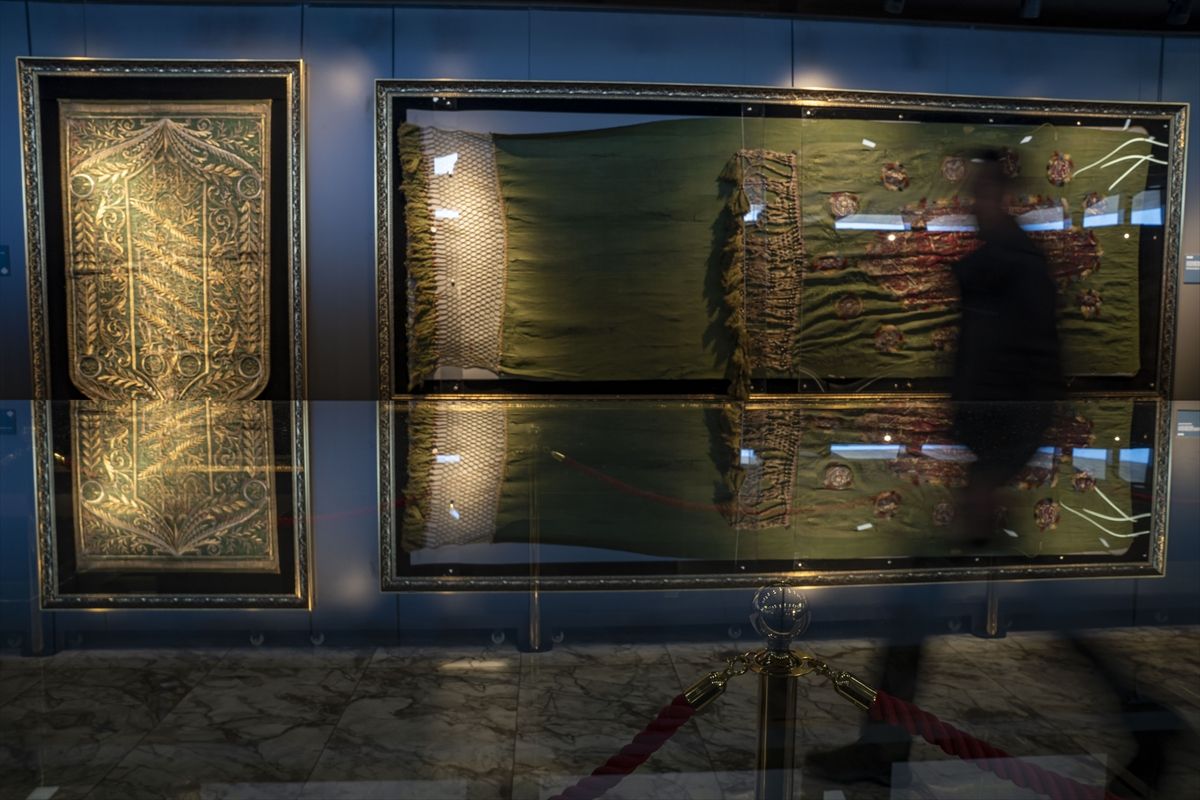 Erzurum'da Kutsal Emanetler ve Vakıf Eserleri Sergisi açıldı