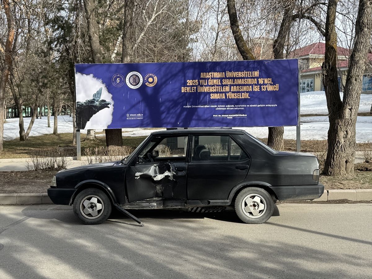 Erzurum'da otomobille çarpışan motosikletin sürücüsü ağır yaralandı