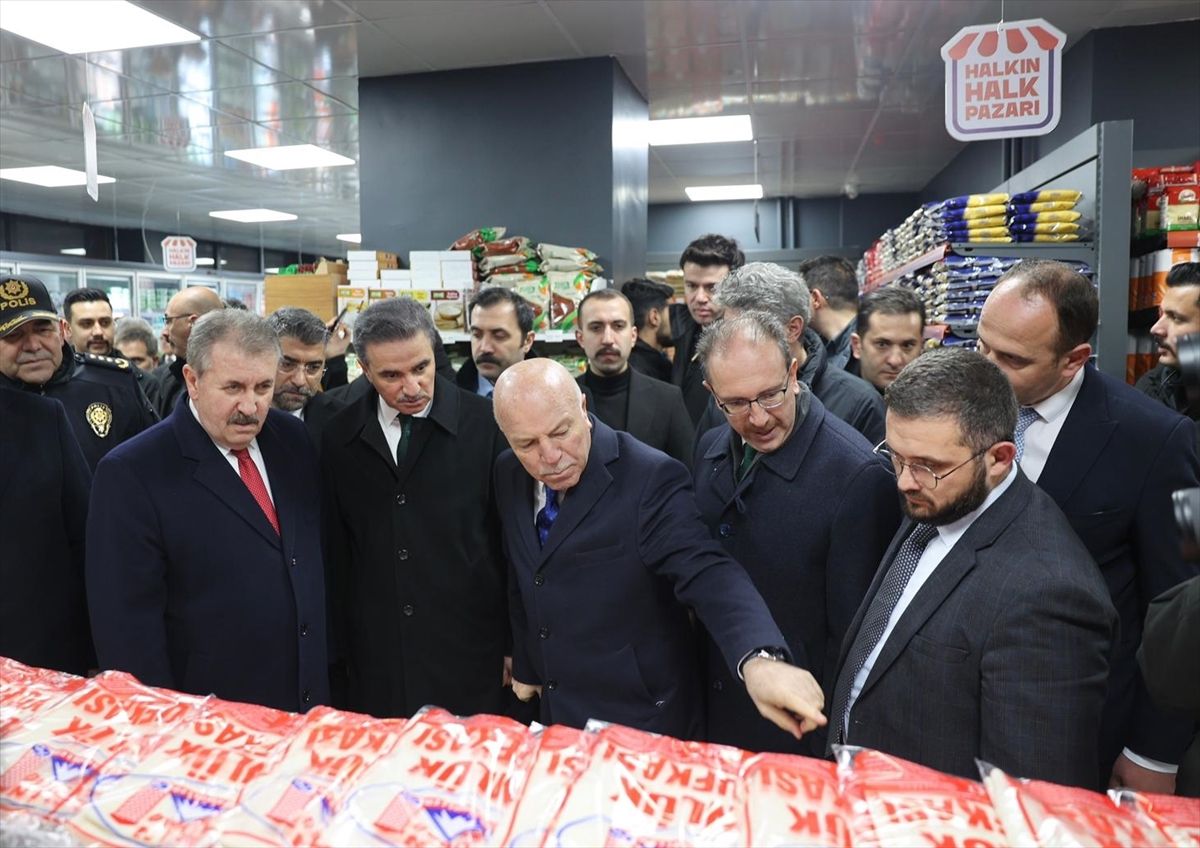 Erzurum'da uygun fiyata alışveriş imkanı sunan "halk pazarı"nın 14'üncü şubesi açıldı