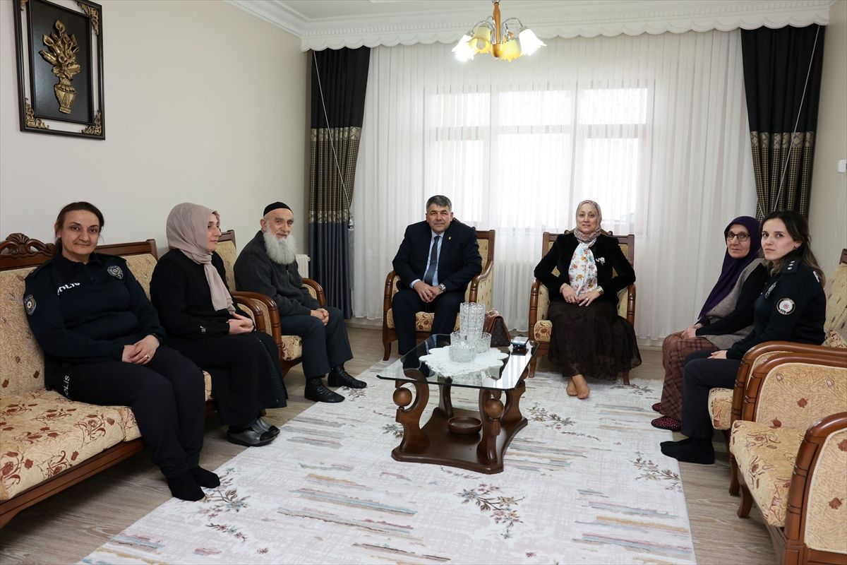 Erzurum Emniyet Müdürü Karaburun, bayramda şehit ailelerini yalnız bırakmadı