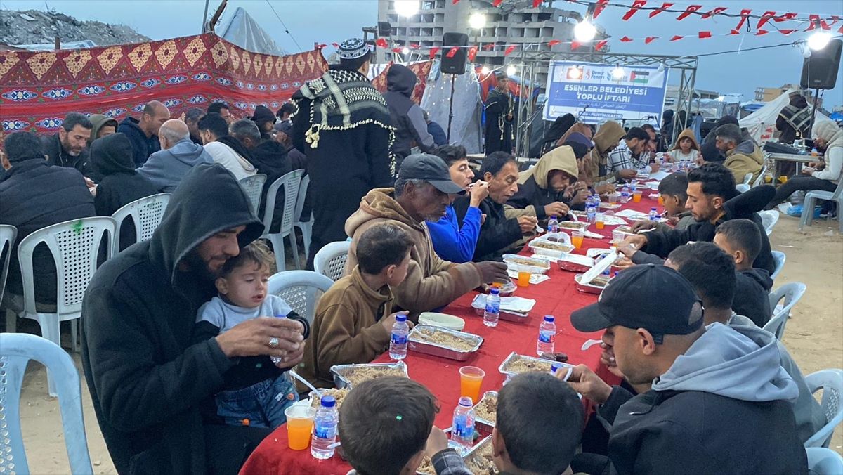 Esenler'den Gazze'ye iftar sofrası